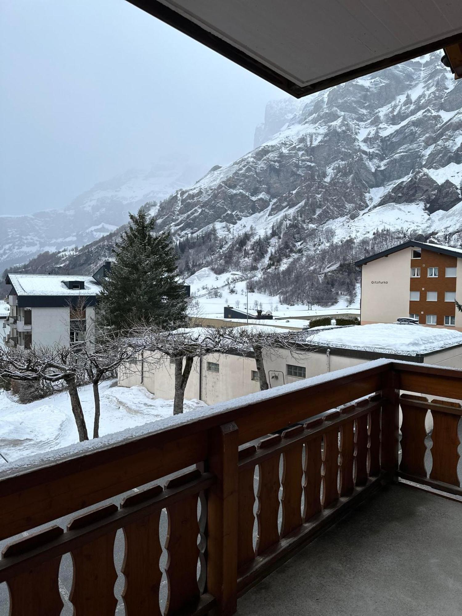Touristenheim Bergfreude Leukerbad Exteriör bild