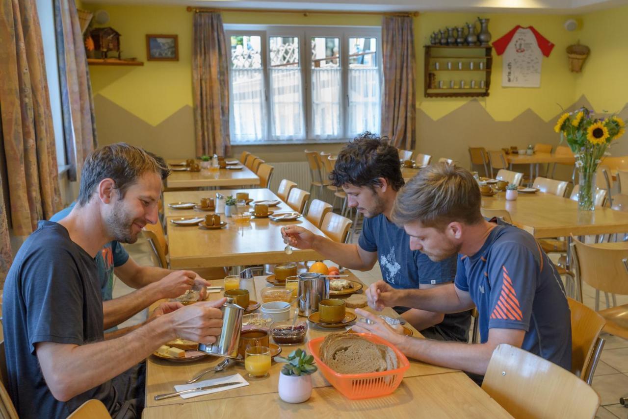 Touristenheim Bergfreude Leukerbad Exteriör bild